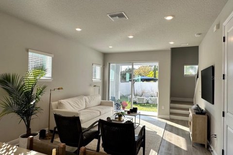 Adosado en venta en Tampa, Florida, 4 dormitorios, 217.11 m2 № 1649459 - foto 15