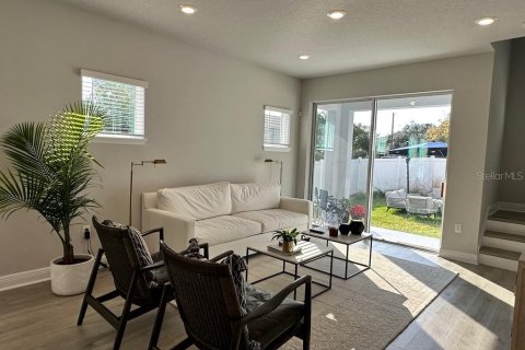 Adosado en venta en Tampa, Florida, 4 dormitorios, 217.11 m2 № 1649459 - foto 16
