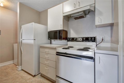 Condominio en alquiler en Altamonte Springs, Florida, 1 dormitorio, 59.83 m2 № 1844821 - foto 6