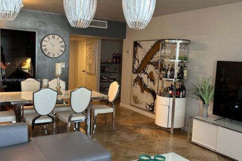 Квартира в Майами-Бич, Флорида 1 спальня, 80.36м2 № 2034899