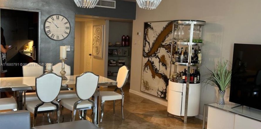 Квартира в Майами-Бич, Флорида 1 спальня, 80.36м2 № 2034899