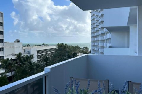 Снять в аренду квартиру в Майами-Бич, Флорида 1 спальня, 80.36м2, № 2034899 - фото 28