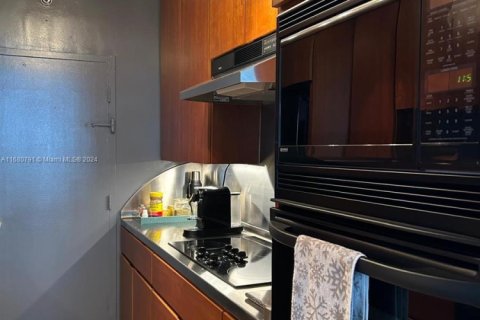 Снять в аренду квартиру в Майами-Бич, Флорида 1 спальня, 80.36м2, № 2034899 - фото 23