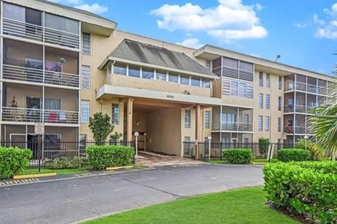 Condominio en venta en Lauderdale Lakes, Florida, 1 dormitorio, 78.97 m2 № 2007536 - foto 8