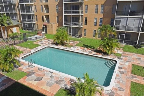 Condominio en venta en Lauderdale Lakes, Florida, 1 dormitorio, 78.97 m2 № 2007536 - foto 7