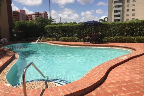 Снять в аренду кондоминиум в Майами, Флорида 2 спальни, 74.97м2, № 2003921 - фото 26