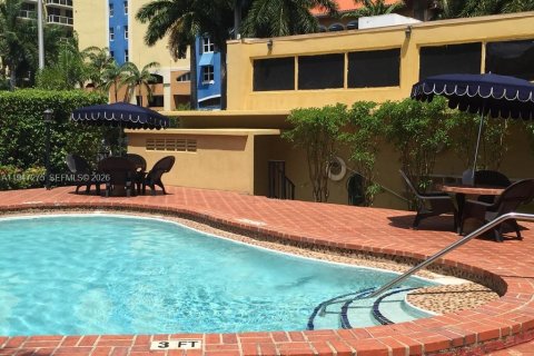 Снять в аренду кондоминиум в Майами, Флорида 2 спальни, 74.97м2, № 2003921 - фото 25