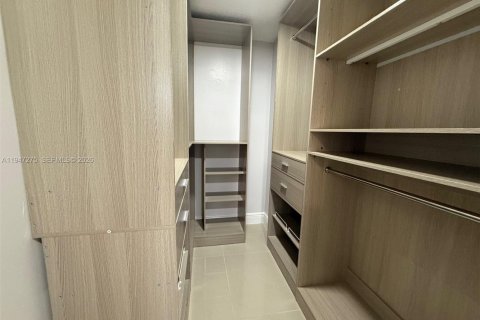 Снять в аренду кондоминиум в Майами, Флорида 2 спальни, 74.97м2, № 2003921 - фото 5