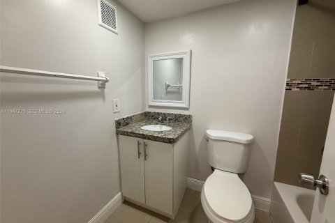 Снять в аренду кондоминиум в Майами, Флорида 2 спальни, 74.97м2, № 2003921 - фото 22