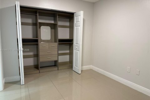 Снять в аренду кондоминиум в Майами, Флорида 2 спальни, 74.97м2, № 2003921 - фото 7