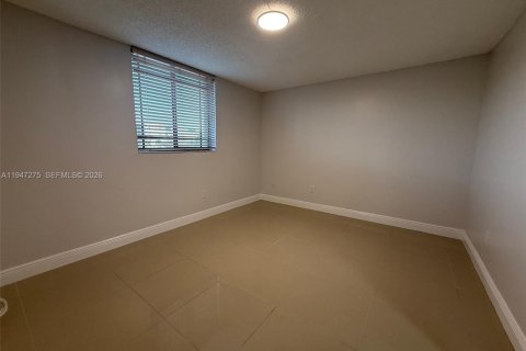 Снять в аренду кондоминиум в Майами, Флорида 2 спальни, 74.97м2, № 2003921 - фото 15