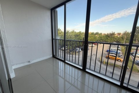 Снять в аренду кондоминиум в Майами, Флорида 2 спальни, 74.97м2, № 2003921 - фото 24