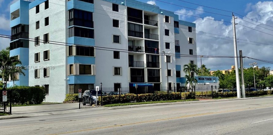 Кондоминиум с 2 спальнями в Майами, Флорида № 2003921