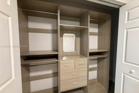 Снять в аренду кондоминиум в Майами, Флорида 2 спальни, 74.97м2, № 2003921 - фото 21