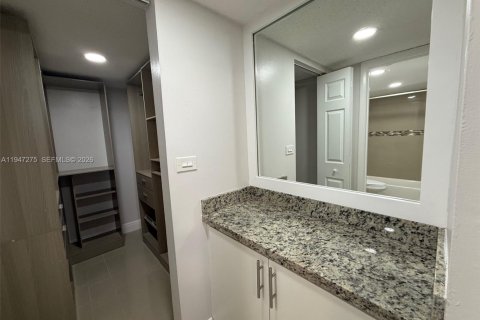 Снять в аренду кондоминиум в Майами, Флорида 2 спальни, 74.97м2, № 2003921 - фото 17