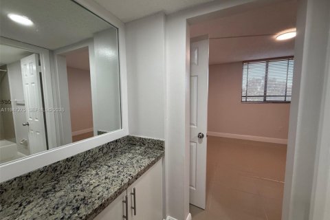 Снять в аренду кондоминиум в Майами, Флорида 2 спальни, 74.97м2, № 2003921 - фото 18