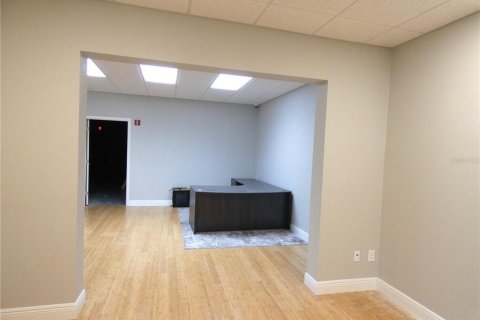 Commercial property in Sarasota, Florida № 2151144 - photo 11