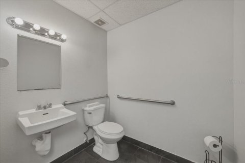 Commercial property in Sarasota, Florida № 2151144 - photo 10