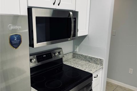 Copropriété à louer à Gainesville, Floride: 4 chambres, 121.89 m2 № 2405618 - photo 6