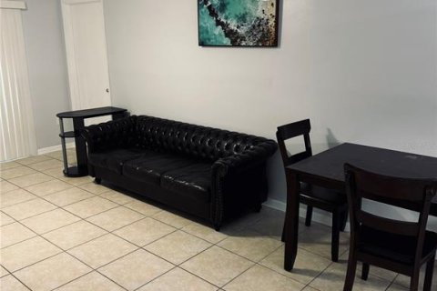 Copropriété à louer à Gainesville, Floride: 4 chambres, 121.89 m2 № 2405618 - photo 3
