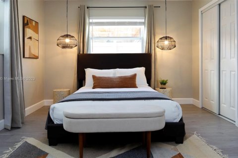 Casa en alquiler en Miami, Florida, 2 dormitorios, 92.9 m2 № 1938110 - foto 19