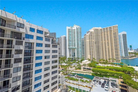 Copropriété à louer à Miami, Floride: 1 chambre, 60.39 m2 № 2010926 - photo 5