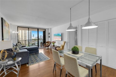 Copropriété à louer à Miami, Floride: 1 chambre, 60.39 m2 № 2010926 - photo 11