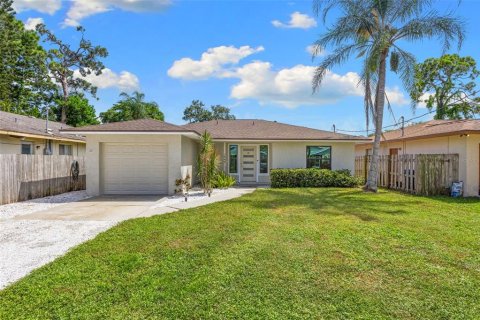 House in Sarasota, Florida 2 bedrooms, 96.53 sq.m. № 2324729