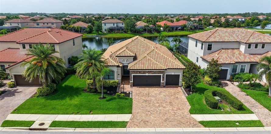 House in Lakewood Ranch, Florida 4 bedrooms, 210.7 sq.m. № 1783420