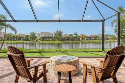 House in Lakewood Ranch, Florida 4 bedrooms, 210.7 sq.m. № 1783420 - photo 7
