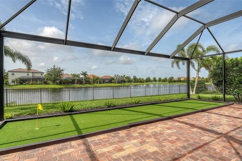 House in Lakewood Ranch, Florida 4 bedrooms, 210.7 sq.m. № 1783420 - photo 6