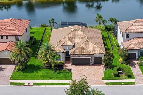 House in Lakewood Ranch, Florida 4 bedrooms, 210.7 sq.m. № 1783420 - photo 3