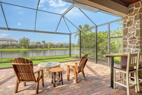 House in Lakewood Ranch, Florida 4 bedrooms, 210.7 sq.m. № 1783420 - photo 10