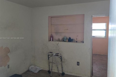 Casa en venta en Miami Gardens, Florida, 5 dormitorios, 155.52 m2 № 2003282 - foto 25