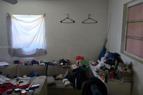 Casa en venta en Miami Gardens, Florida, 5 dormitorios, 155.52 m2 № 2003282 - foto 27