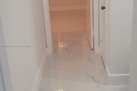 Снять в аренду кондоминиум в Майами, Флорида 1 спальня, 81.29м2, № 2012037 - фото 11