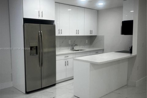 Снять в аренду кондоминиум в Майами, Флорида 1 спальня, 81.29м2, № 2012037 - фото 19