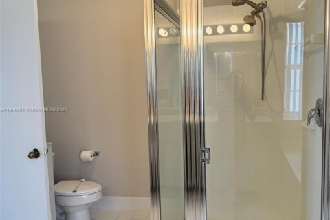 Снять в аренду виллу или дом в Корал-Спрингс, Флорида 4 спальни, 206.24м2, № 1963195 - фото 19