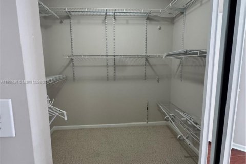 Снять в аренду виллу или дом в Корал-Спрингс, Флорида 4 спальни, 206.24м2, № 1963195 - фото 16