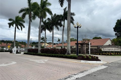 Снять в аренду виллу или дом в Корал-Спрингс, Флорида 4 спальни, 206.24м2, № 1963195 - фото 25