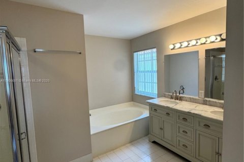 Снять в аренду виллу или дом в Корал-Спрингс, Флорида 4 спальни, 206.24м2, № 1963195 - фото 18