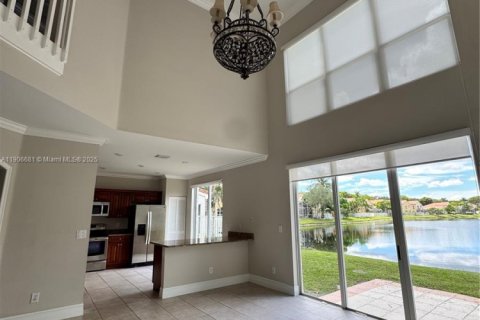 Снять в аренду виллу или дом в Корал-Спрингс, Флорида 4 спальни, 206.24м2, № 1963195 - фото 21