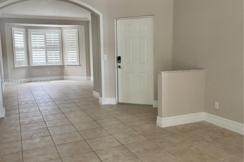 Снять в аренду виллу или дом в Корал-Спрингс, Флорида 4 спальни, 206.24м2, № 1963195 - фото 24