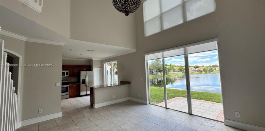 Дом в Корал-Спрингс, Флорида 4 спальни, 206.24м2 № 1963195