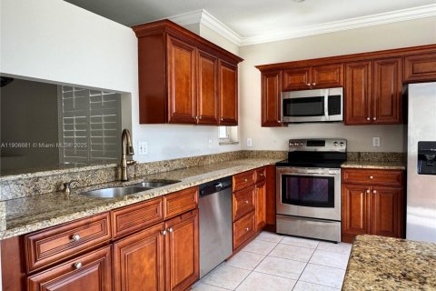 Снять в аренду виллу или дом в Корал-Спрингс, Флорида 4 спальни, 206.24м2, № 1963195 - фото 9