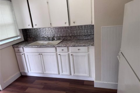Commercial property in Fort Meade, Florida 2 bedrooms, 101.08 sq.m. № 2205961 - photo 2