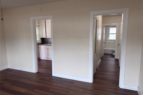 Commercial property in Fort Meade, Florida 2 bedrooms, 101.08 sq.m. № 2205961 - photo 4