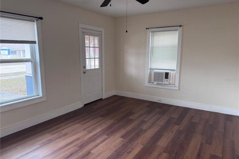 Commercial property in Fort Meade, Florida 2 bedrooms, 101.08 sq.m. № 2205961 - photo 5