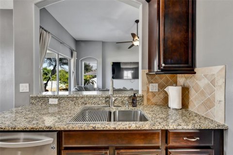 House in Riverview, Florida 3 bedrooms, 159.42 sq.m. № 2258432 - photo 16