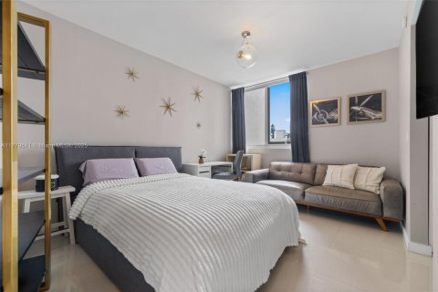 Condominio en venta en Miami, Florida, 2 dormitorios, 95.78 m2 № 1863308 - foto 9